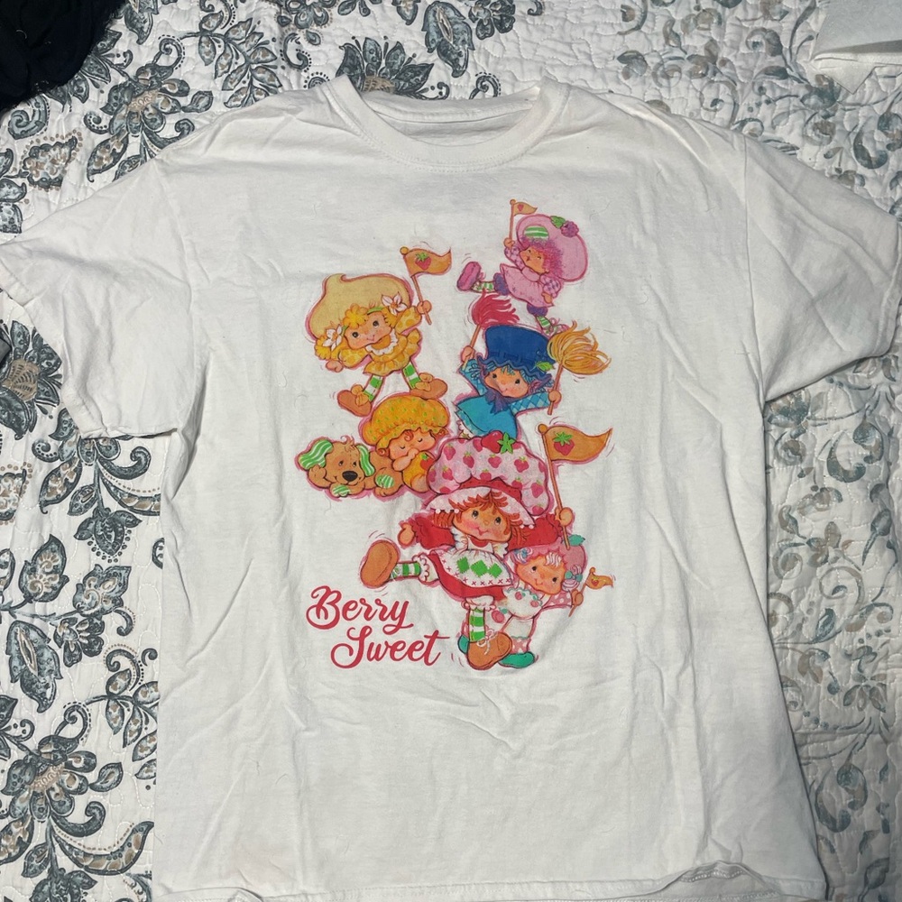 Cute large strawberry shortcake t shirt